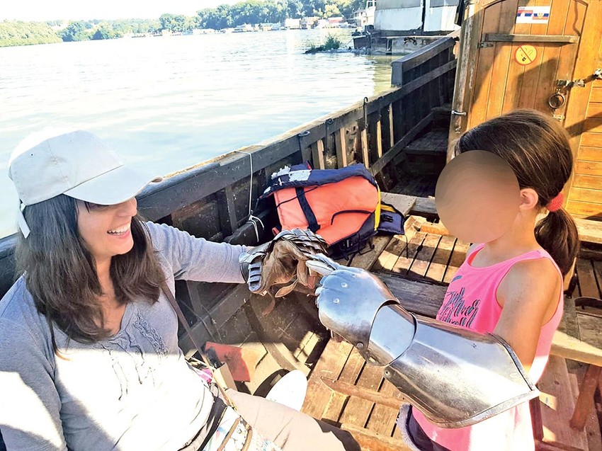 Devojčica K. P. sa majkom