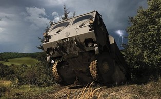 Huta Stalowa Wola podpisała umowę z Czechami. Terenówka Tatra będzie produkowana w Polsce