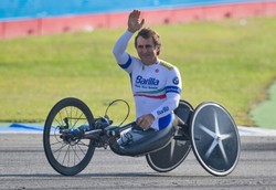 Zanardi przeszedł piątą operację. Lekarze zajęli się rekonstrukcją twarzy