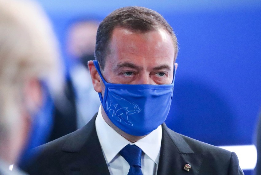 Izostavljen - Dmitrij Medvedev