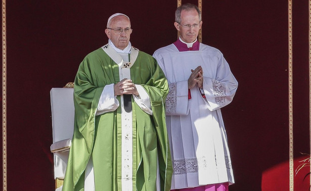 Papież do katechetów: Nie tropić nieszczęść, zagrożeń i dewiacji. Słudzy Boga nie mogą być smutni i żałośni