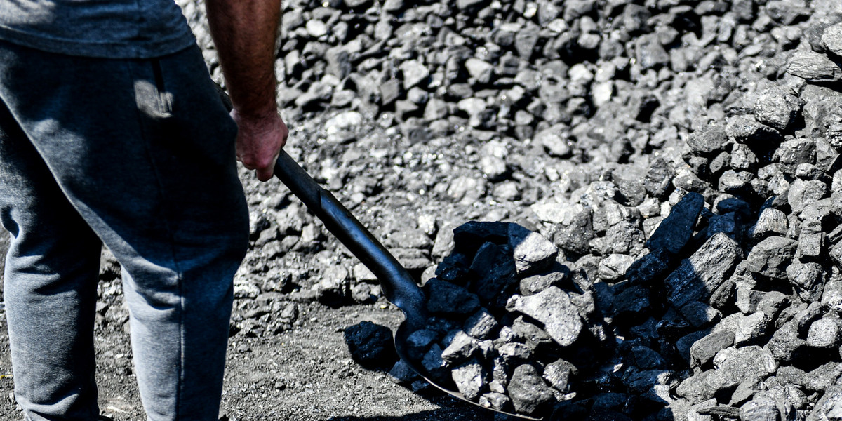Węgiel na składach, jeśli w ogóle jest, kosztuje dużo więcej niż w kopalni