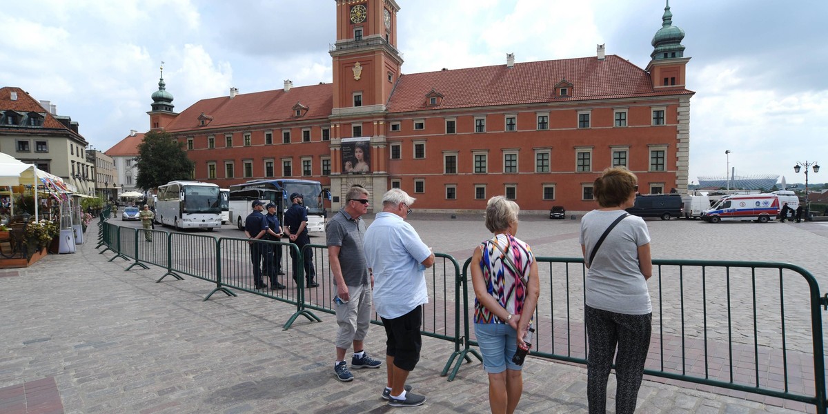 Zgromadzenie Narodowe w namiocie za milion złotych