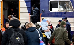 Uchodźcy w Polsce. Uruchomiono ponad 500 pociągów rozwożących Ukraińców