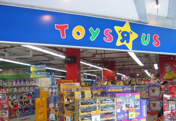 W USA lalka dla chłopca i dziewczynki. Toys R Us likwiduje podział na płeć - #LetToysBeToys