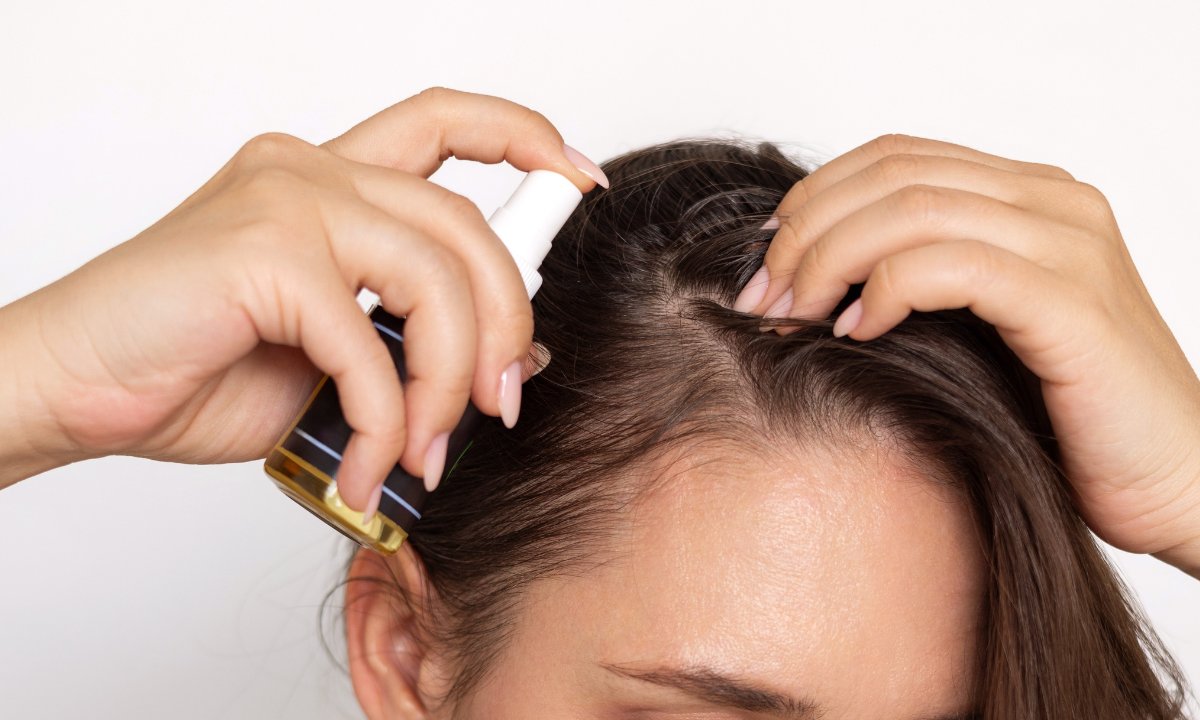 Ta wcierka z kofeiną to eliksir na porost włosów. "Szok. Mam baby hair na całej głowie"