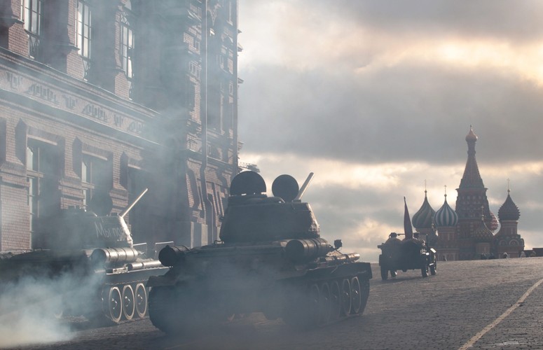 Historyczna parada na Placu Czerwonym