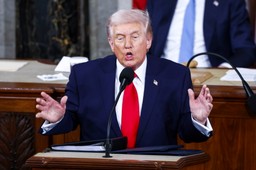 trump oskarża ukrainę o szkodzenie interesom usa