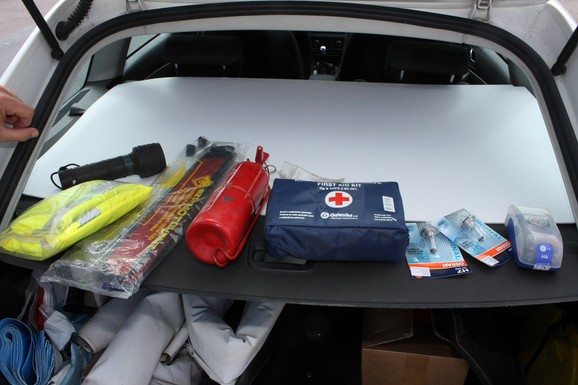 ŠOK PRED LETNJU SEZONU Drastična promena pravila posle 50 godina: Od 18. juna OVO MORATE da imate u gepeku, ako ne želite da vam presedne odmor