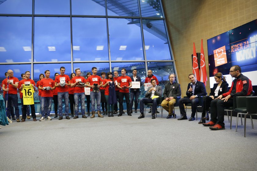 Przewrót w Szlachetnej Paczce. Prezesem znajomy ks. Stryczka