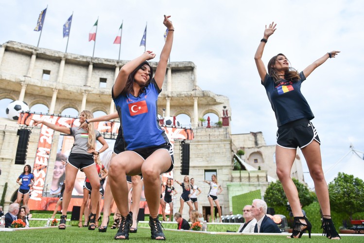 Niemcy wybrali miss Euro 2016. Reprezentacja jej kraju na ME we Francji będzie 'kopciuszkiem'