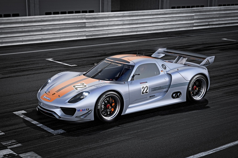 Porsche 918 RSR ma trzy silniki i nieźle się kręci