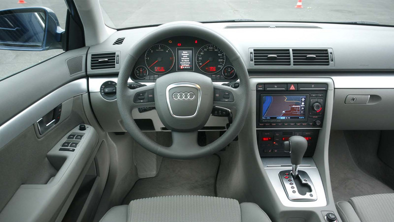 Audi A4 (B7, 2004-08)