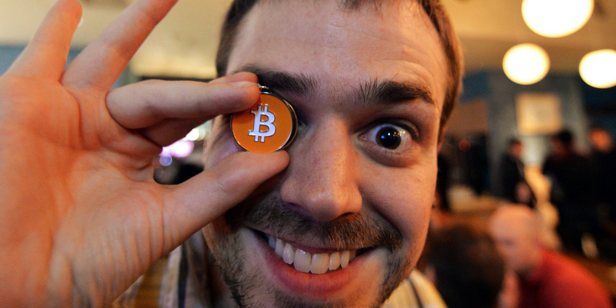 Bitcoin był wczoraj najlepszy w historii. Dzisiaj jednak bańka pękła i osunął się o 20 proc.