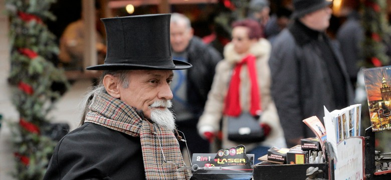 Warszawski kataryniarz ciężko chory. Czeka na przeszczep wątroby