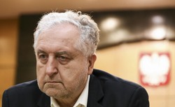 Prezes Rzepliński komentuje słowa prezydenta Dudy: Niech sobie mówi... Nie jestem politykiem. To nieprawda