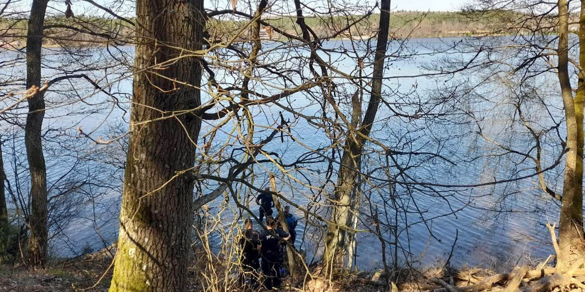 Kościerzyna. Tragedia nad jeziorem Osuszyno. Nie żyje 49-letni mężczyzna.