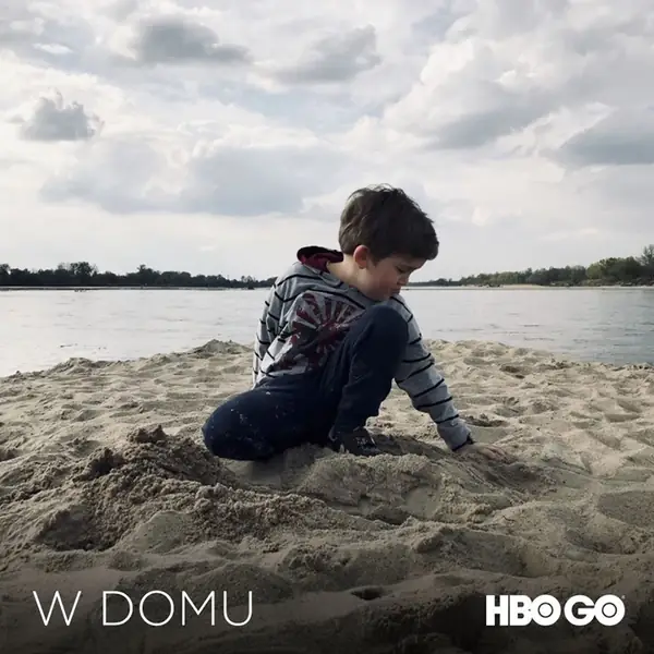 Kadr z filmu &quot;W domu&quot; Jana P. Matuszyńskiego dla HBO, fot. FB / HBO Polska