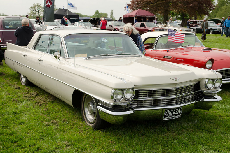 Cadillac series 62 sedan