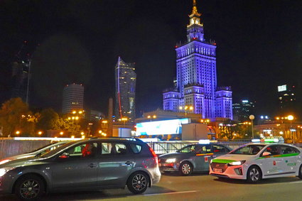 Opłaty za parkowanie w polskich miastach. W Warszawie nie jest najdrożej