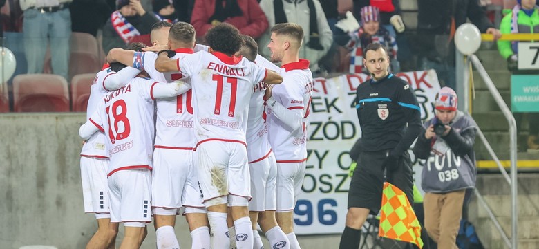 Górnik pewnie pokonał Wartę i awansował na 7. miejsce w tabeli [WIDEO]