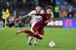 Nicola Zalewski wygwizdany przez kibiców. To przez niego Roma przegrała z Interem