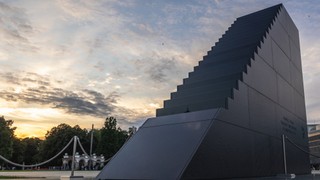 Uchylono decyzję dla pomnika smoleńskiego na placu Piłsudskiego w Warszawie