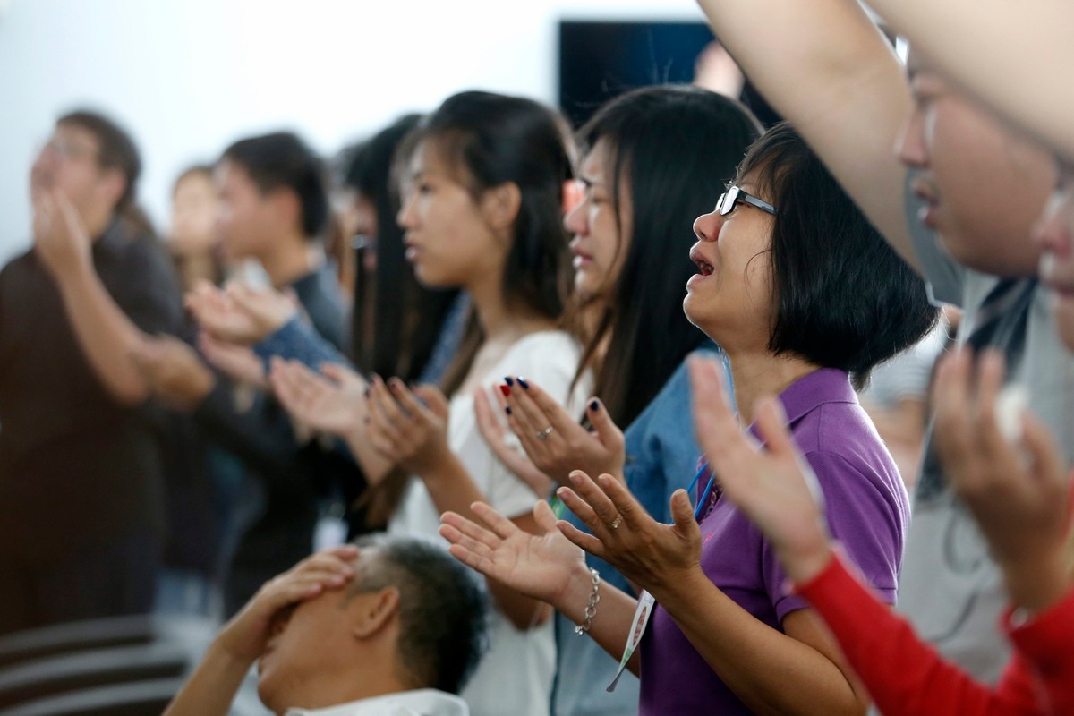 Krewni ofiar czekają na informacje na lotnisku