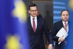 Mateusz Morawiecki i Konrad Szymański w Brukseli 