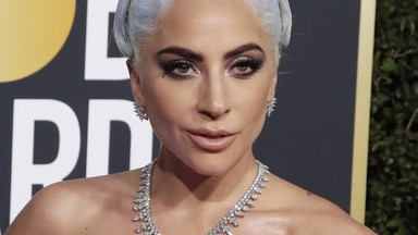 Złote Globy 2019: Lady Gaga w spektakularnej kreacji. Podobną już gdzieś widzieliśmy