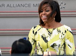 Wpadka! Sukienka zrobiła z Michelle Obamy monstrum