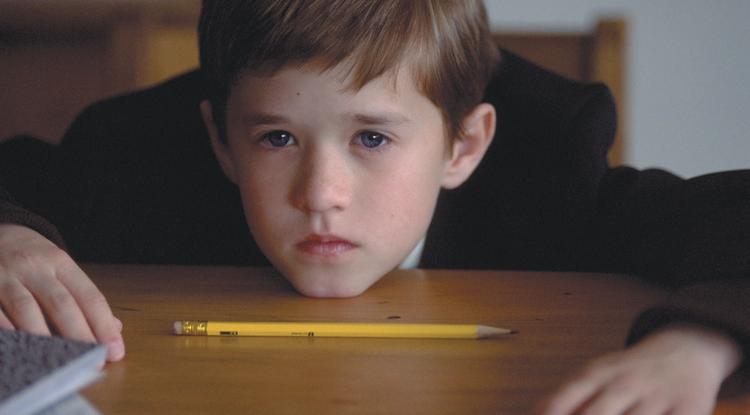 Haley Joel Osment a Hatodik érzék című filmben.