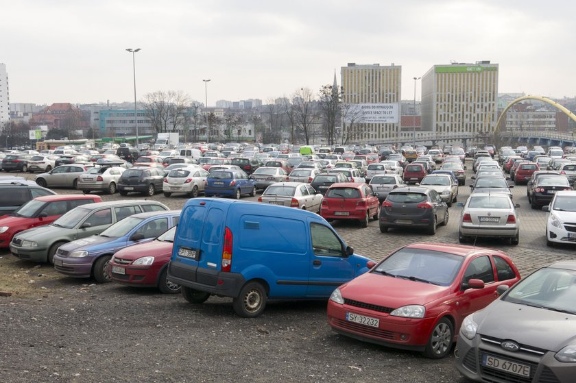 Zapchany parking w Strefie Kultury