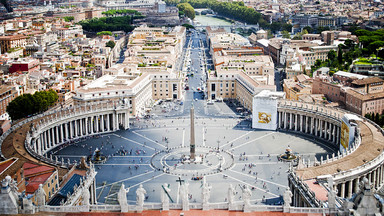 Włochy: McDonald's otwarty w kamienicy należącej do Watykanu