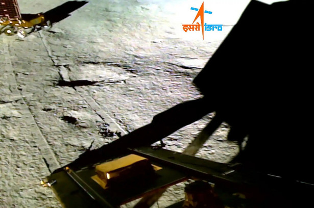 Pierwsze odkrycie indyjskiego łazika. Wykrył pierwiastki na powierzchni Księżyca