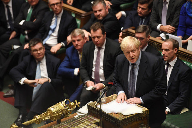 Unia Europejska przesunie brexit do lutego 2020 roku, jeśli premier Wielkiej Brytanii Boris Johnson nie będzie w stanie przeforsować uzgodnionego porozumienia w Izbie Gmin w nadchodzącym tygodniu - podał w niedzielę "The Sunday Times".