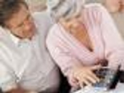 Tysiące emerytów stracą pieniądze. Placówki źle przechowują akta, ZUS nie wylicza więc świadczeń