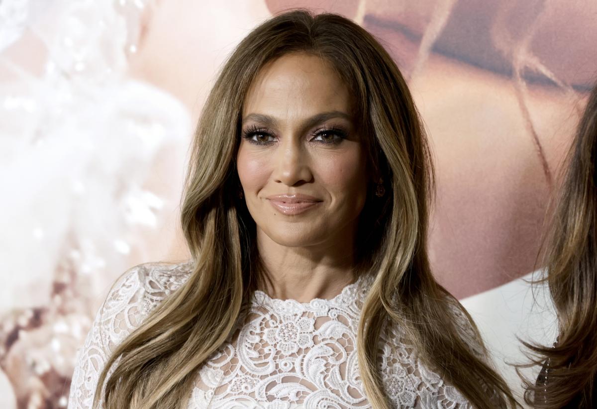 Jennifer Lopez három lélegzetelállító Ralph Lauren ruhát viselt az esküvőjén - KÉPEK