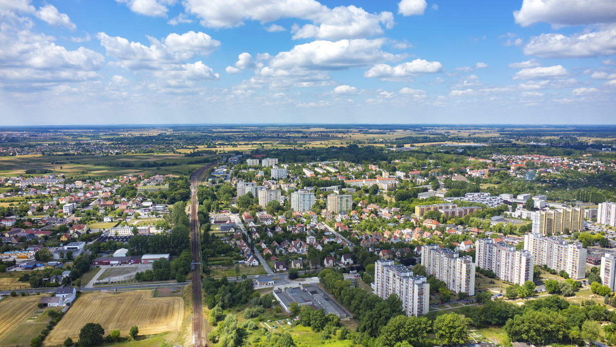 Do stojących już budynków PNT ma dołączyć Centrum Projektowania Inżynierskiego. Koszt tej inwestycji to 19 mln złotych. Rozbudowa ma ruszyć z końcem lata i potrwa 18 miesięcy. Poznaliśmy wstępne założenia tej inwestycji.