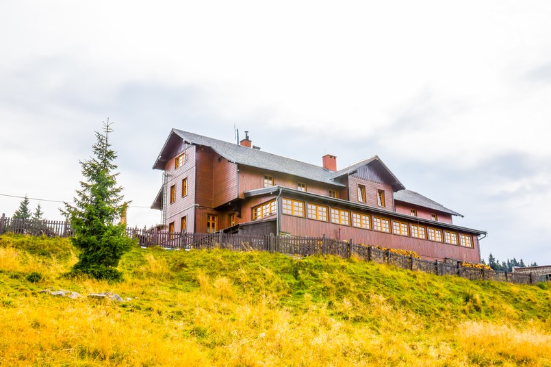 Międzygórze Mała Szwajcaria Mi?dzygórze,,Poland,-,September,11:,Mountain,Shelter,On,Mount,?nie?nik