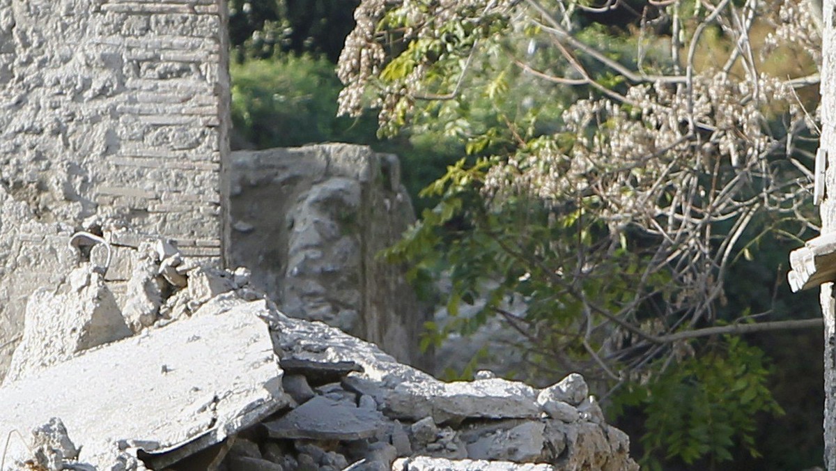 Na obszarze wykopalisk archeologicznych w Pompejach runął następny fragment muru, tym razem na terenie tzw. Domu Moralisty, w bezpośrednim sąsiedztwie zawalonego 6 listopada Domu Gladiatora.