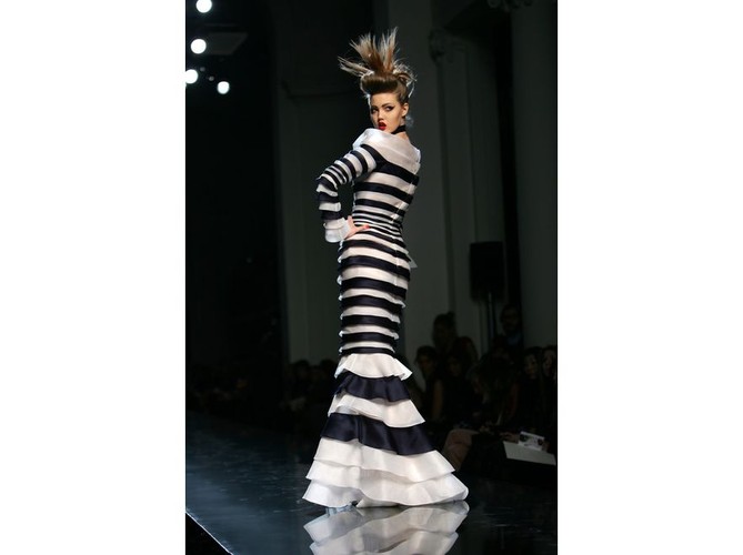 Pokaz kolekcji Haute Couture Jeana-Paula Gaultiera na sezon wiosna-lato 2011