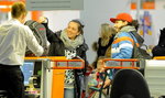 Mariusz Kałamaga z ukochanymi kobietami na lotnisku