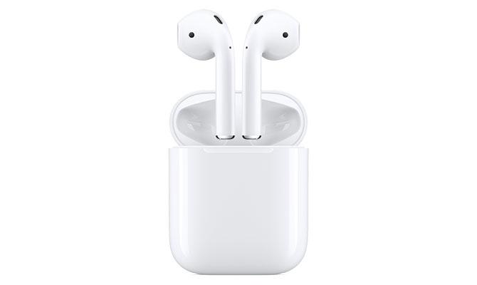 AirPods to pierwsze słuchawki Bluetooth firmy Apple. Sprytne: opakowanie jest stacją do ładowania. Cena: 799 złotych