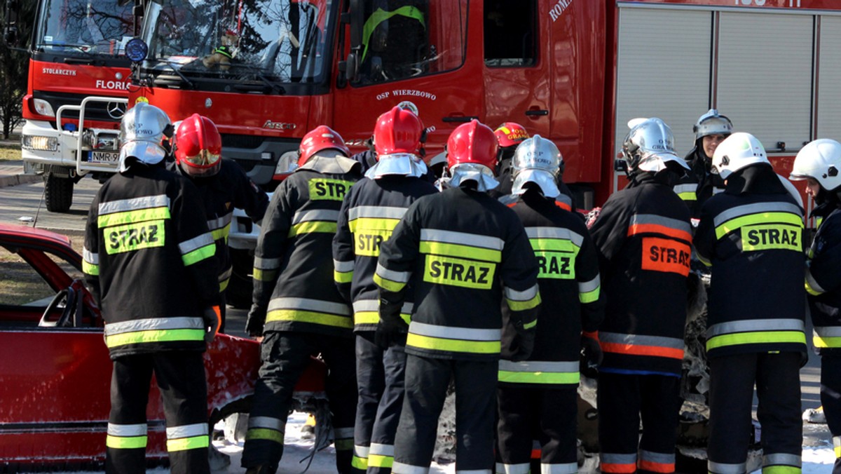 Brzeg: Pożar kamienicy. Poszkodowani policjanci