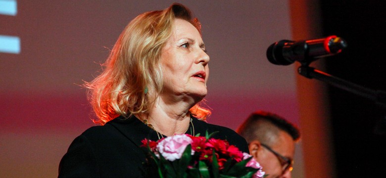 Grażyna Szapołowska eksponuje swoje wdzięki na plaży w Juracie [FOTO]
