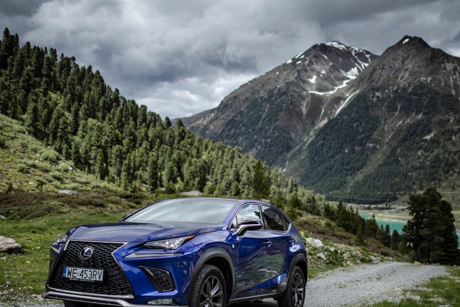 Lexus NX 300h