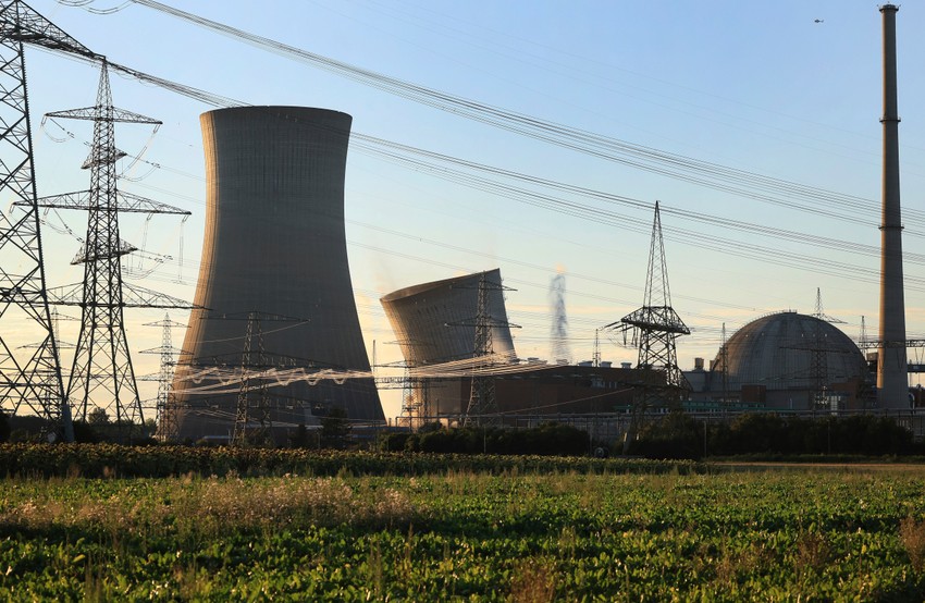 Rušenje tornjeva nuklearne elektrane Grafenrhajnfeld