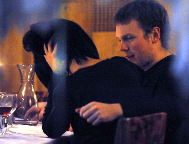 Michał Tusk cały wieczór obejmował swoją narzeczoną