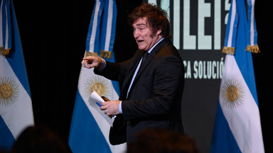 Javier Milei  — argentyński Donald Trump wygrał wybory prezydenckie. "Na wiece wyborcze chodził z piłą łańcuchową" [KORESPONDENCJA]